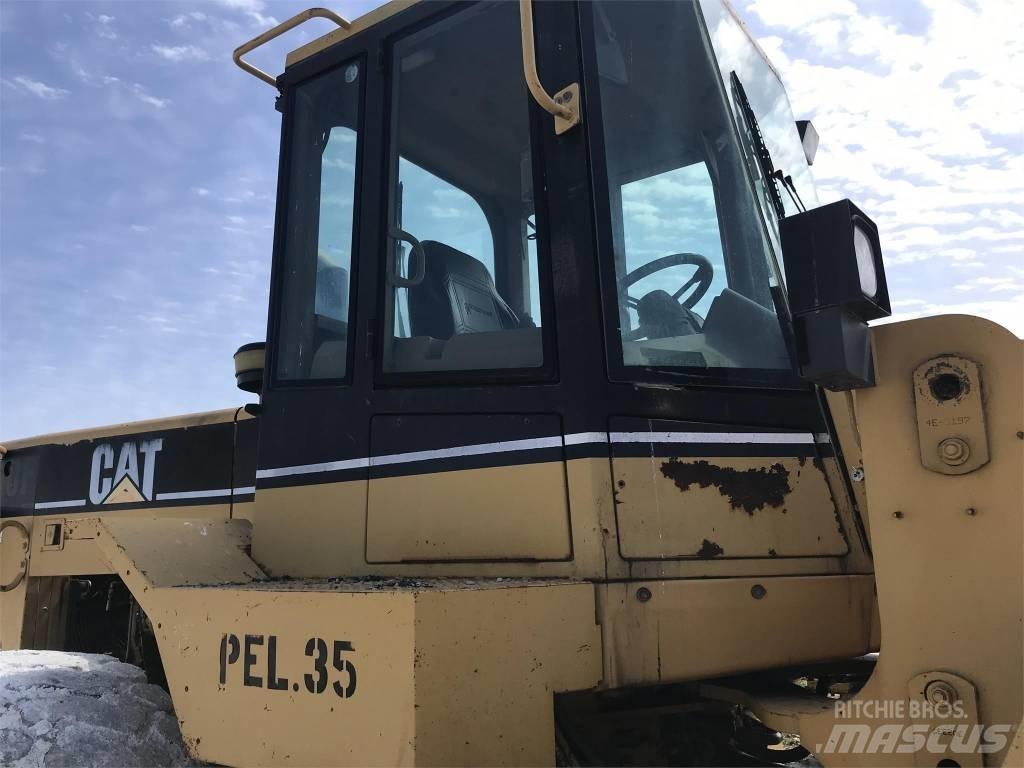 CAT 960 F Kolové nakladače