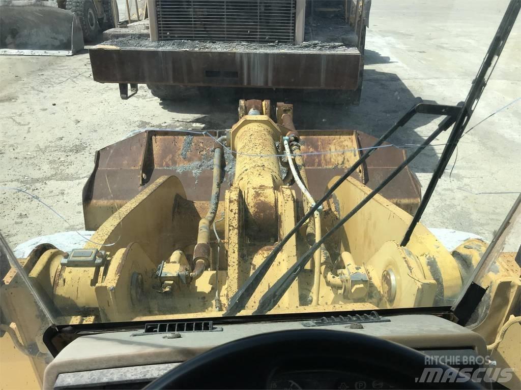 CAT 960 F Kolové nakladače