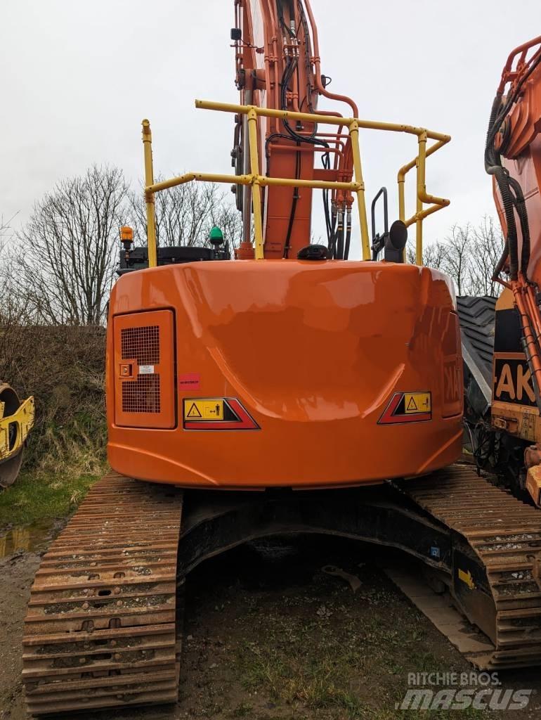 Hitachi ZX225US-7 Pásová rýpadla