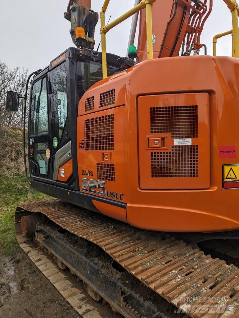 Hitachi ZX225US-7 Pásová rýpadla