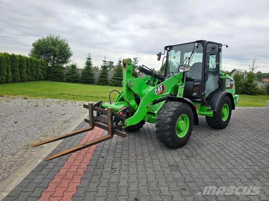 CAT 906 M Kolové nakladače