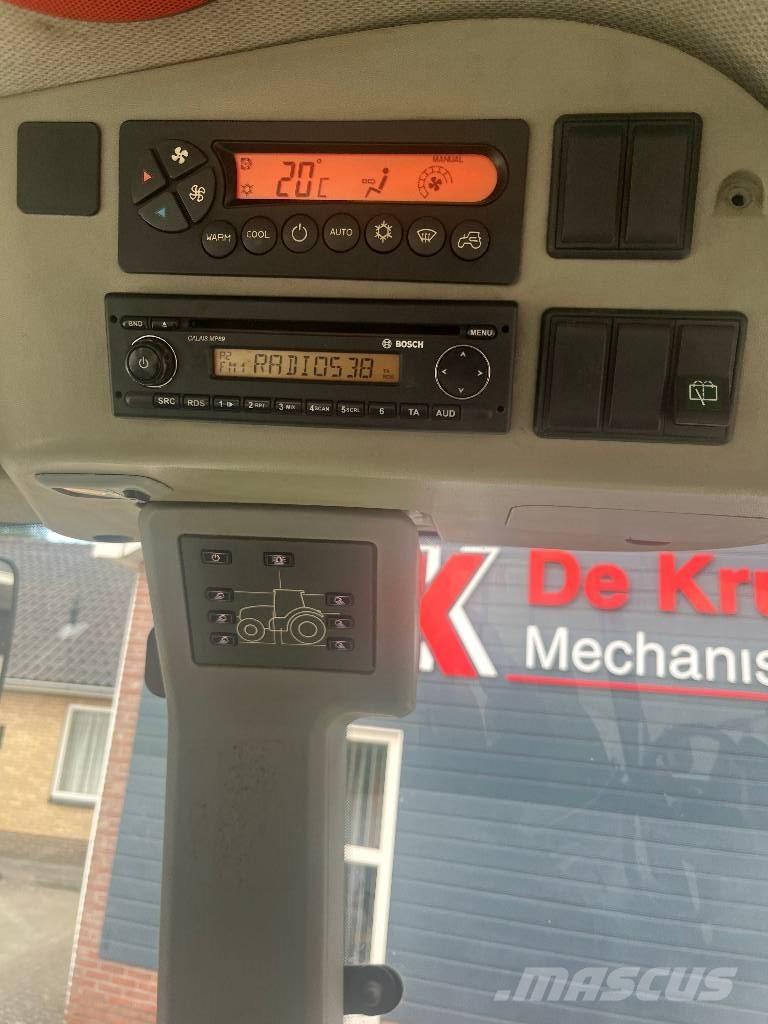 CLAAS Arion 640 Cis Traktory