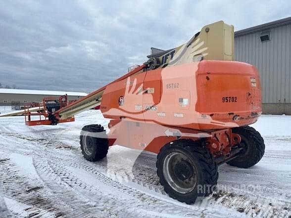 JLG 800S Teleskopické plošiny
