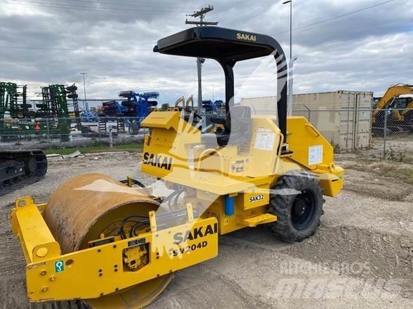 Sakai SV204D Tahačové válce