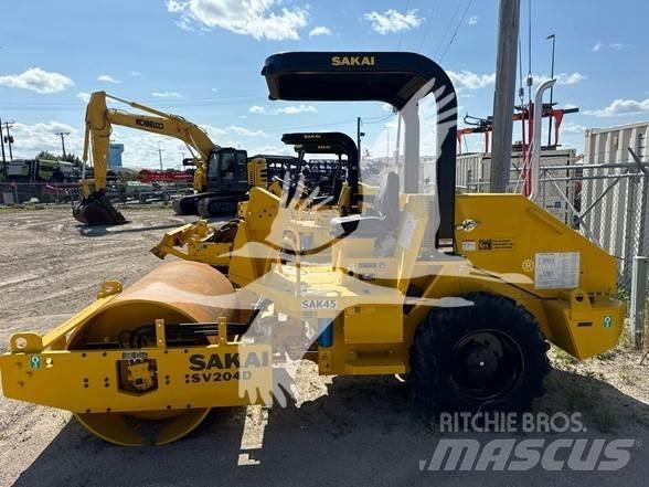 Sakai SV204D Tahačové válce