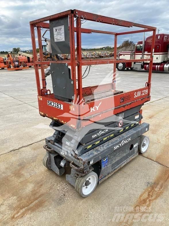SkyJack SJ3219 Nůžková zvedací plošina