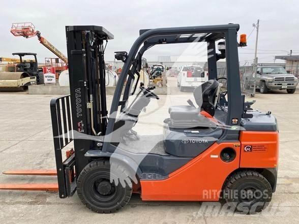 Toyota 8FGU25 Dieselové vozíky
