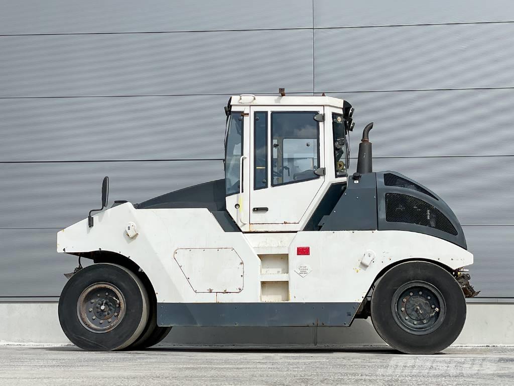 Bomag BW 24 RH Pneumatikové válce