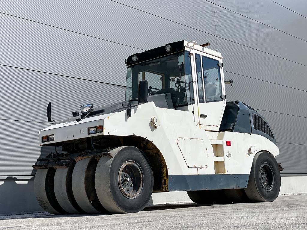 Bomag BW 24 RH Pneumatikové válce