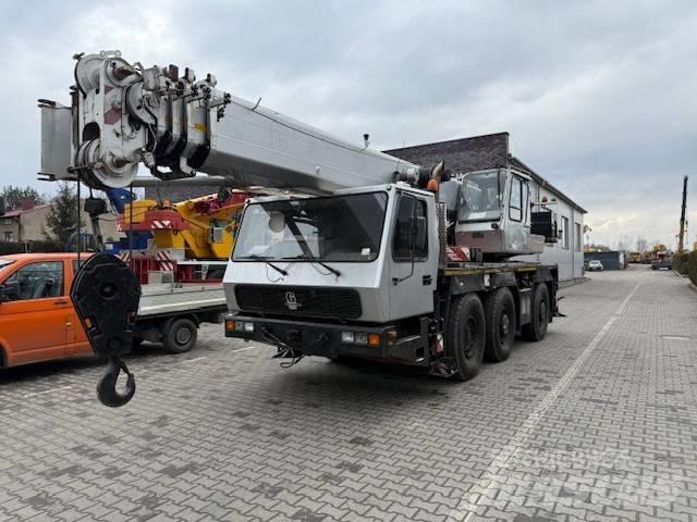 Grove GMK 3050 Univerzální terénní jeřáby