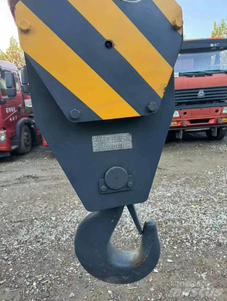 XCMG QY 50 K A Univerzální terénní jeřáby