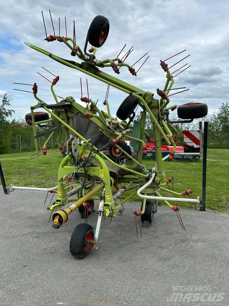 CLAAS Volto 800 Obraceče a shrabovače sena