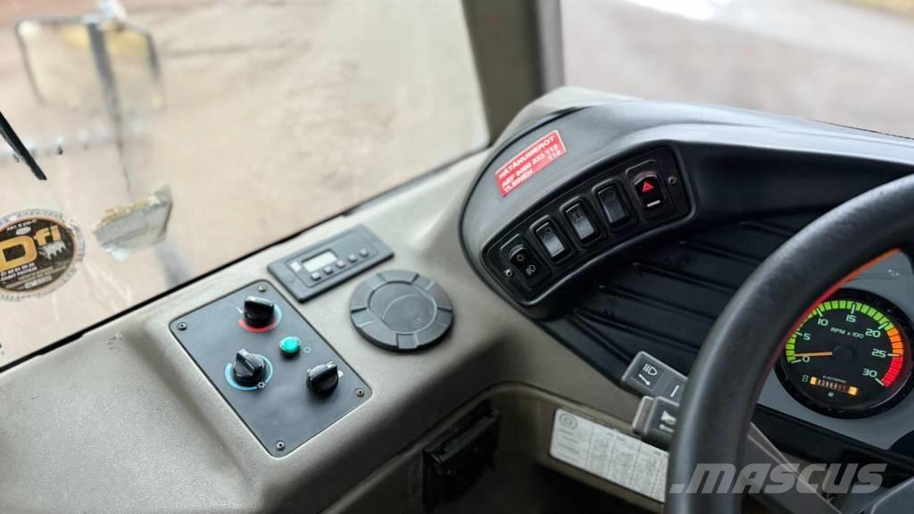 CASE 330 B Kloubové dempry