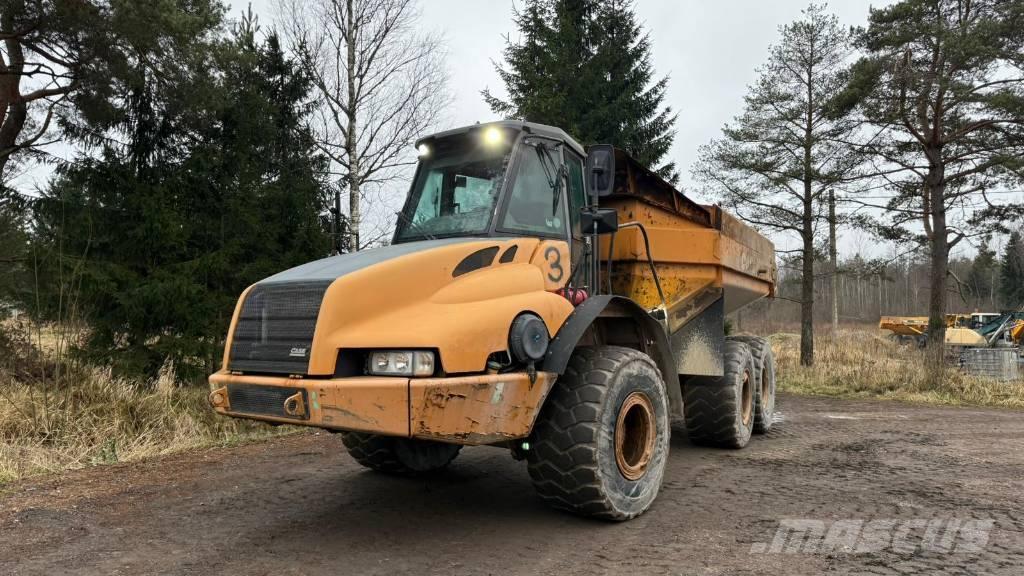 CASE 330 B Kloubové dempry