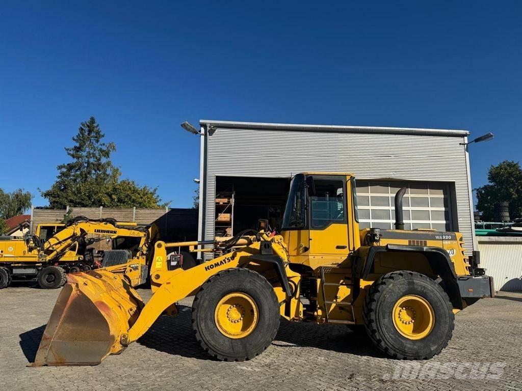 Komatsu WA 320-3H Kolové nakladače