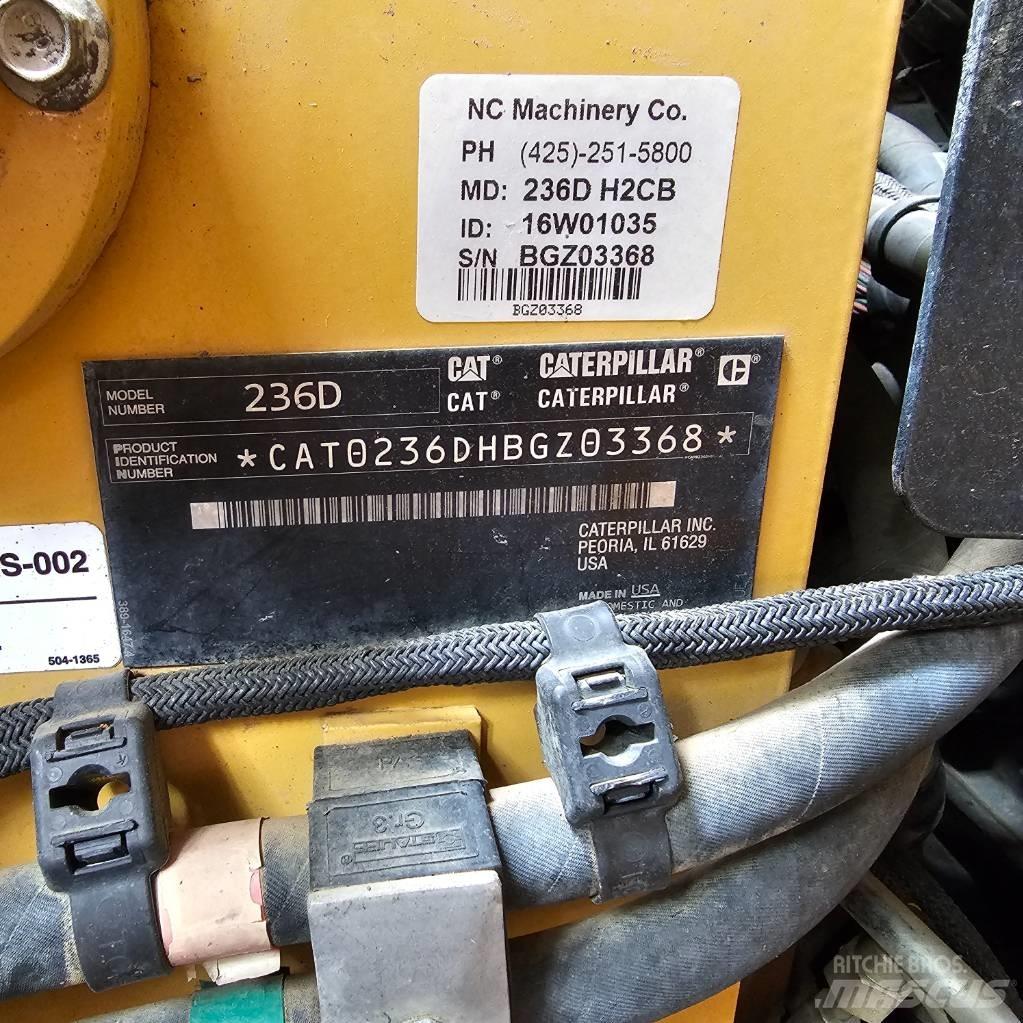CAT 236D Smykem řízené nakladače