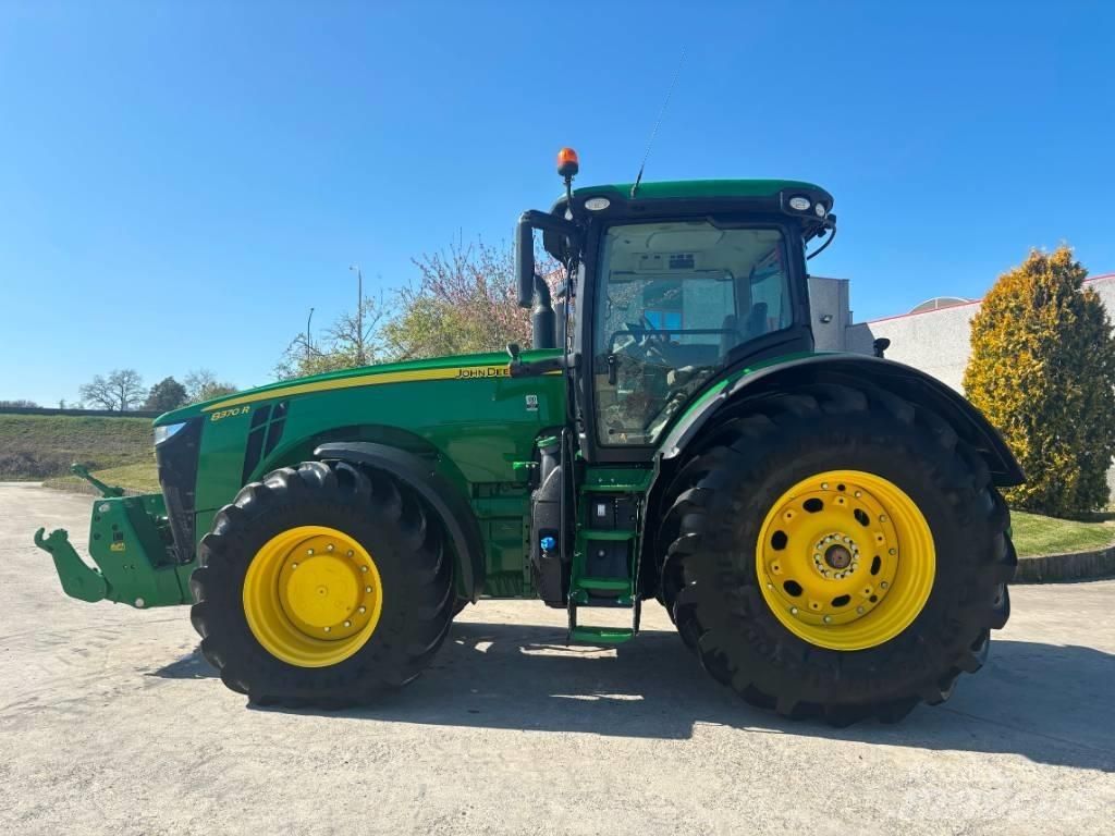 John Deere 8370 R Traktory