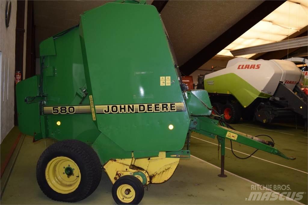 John Deere 580 Lis na válcové balíky