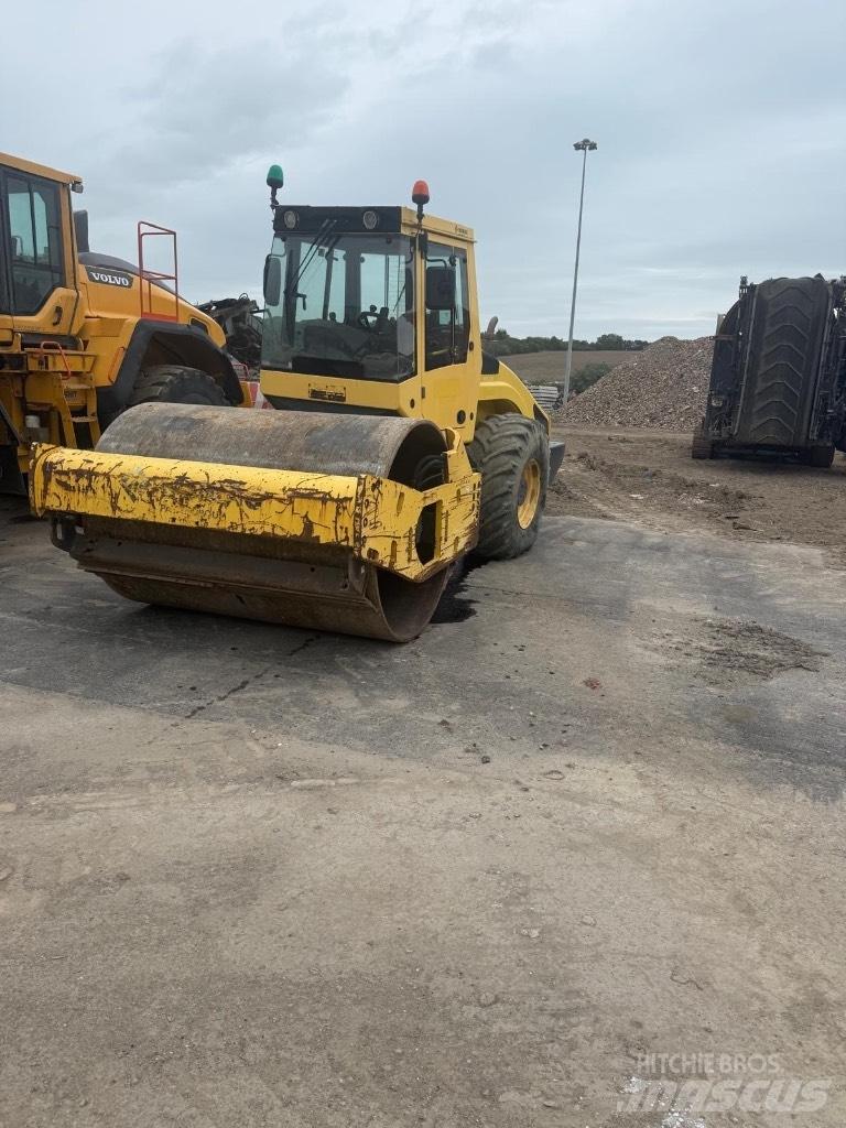 Bomag BW 213 D H-4 Tahačové válce