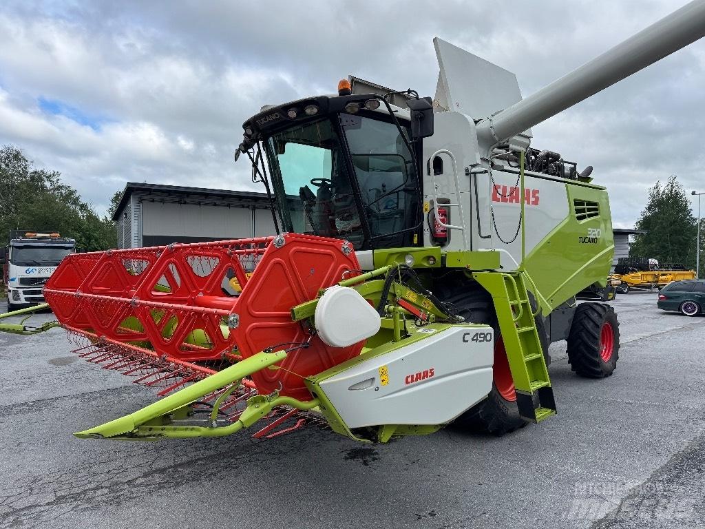 CLAAS Tucano 320 Sklízecí mlátičky