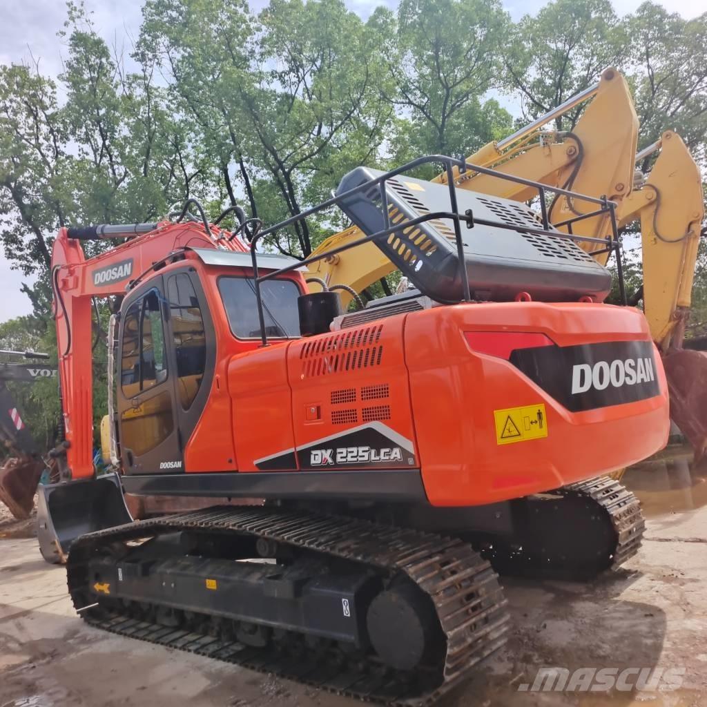 Doosan DX 225 LC Pásová rýpadla