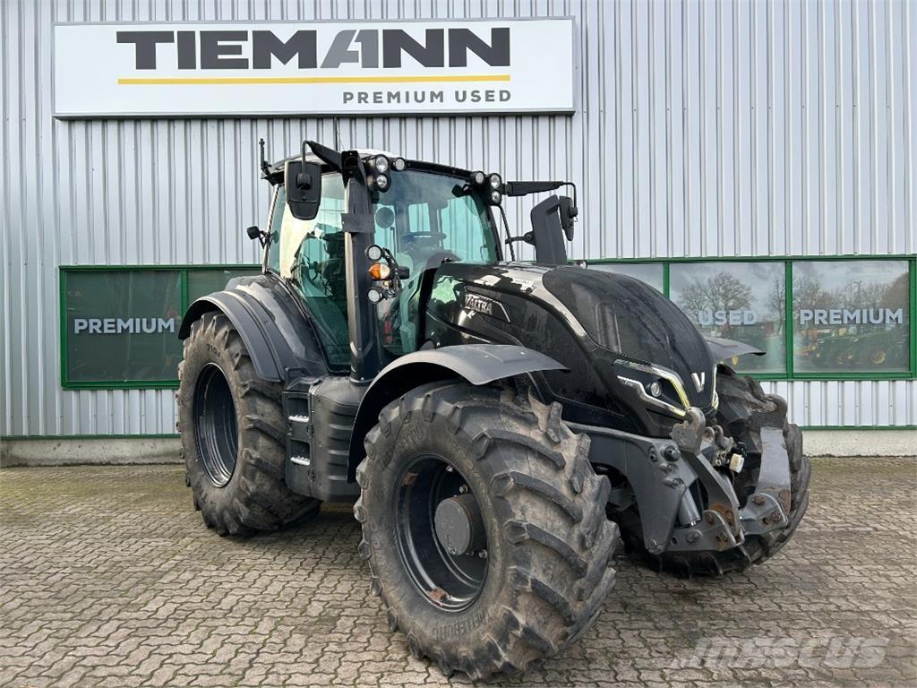 Valtra T195 Traktory