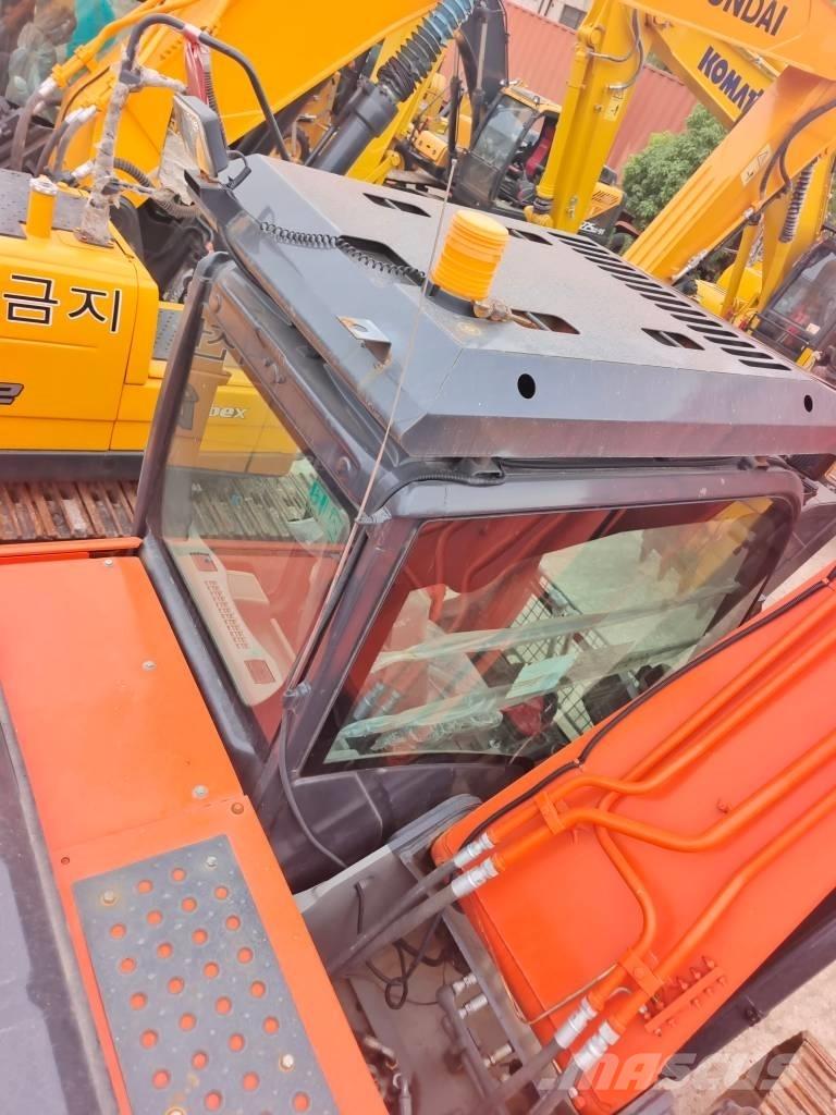 Hitachi ZAXIS 200 3G Pásová rýpadla