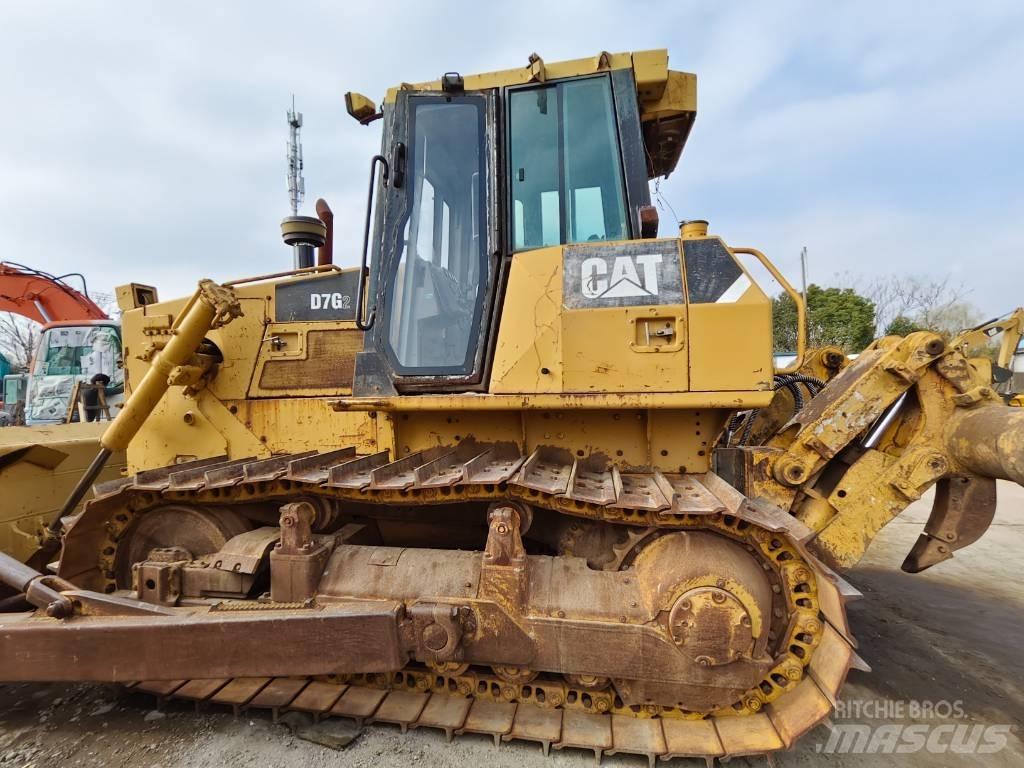 CAT D 7 G 2 Kolové nakladače