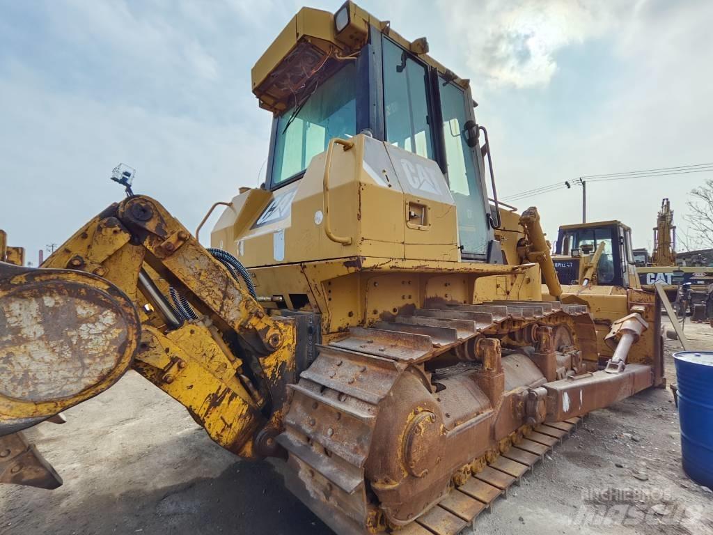 CAT D 7 G 2 Kolové nakladače