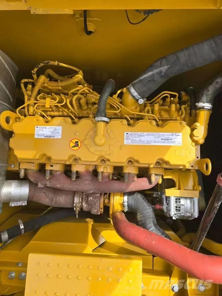 CAT 320 Pásová rýpadla