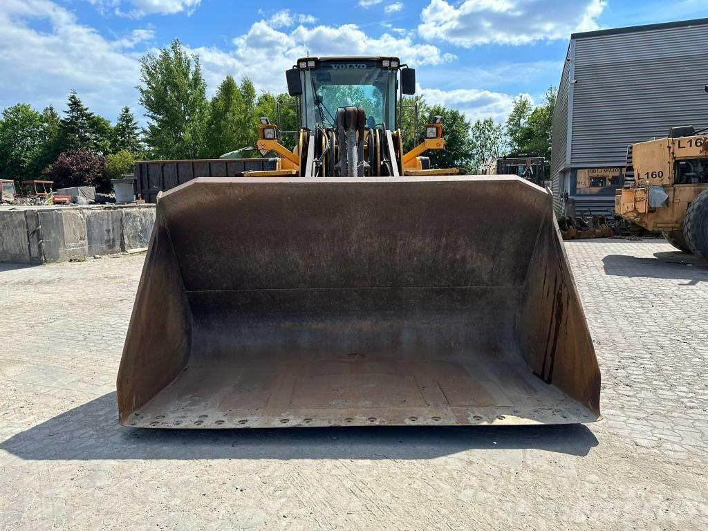 Volvo L180F Kolové nakladače