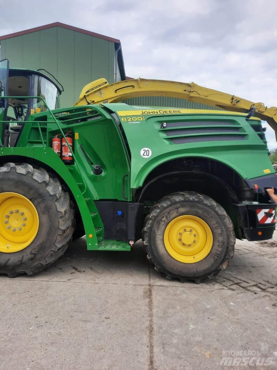 John Deere 8200 i Samojízdné sekačky