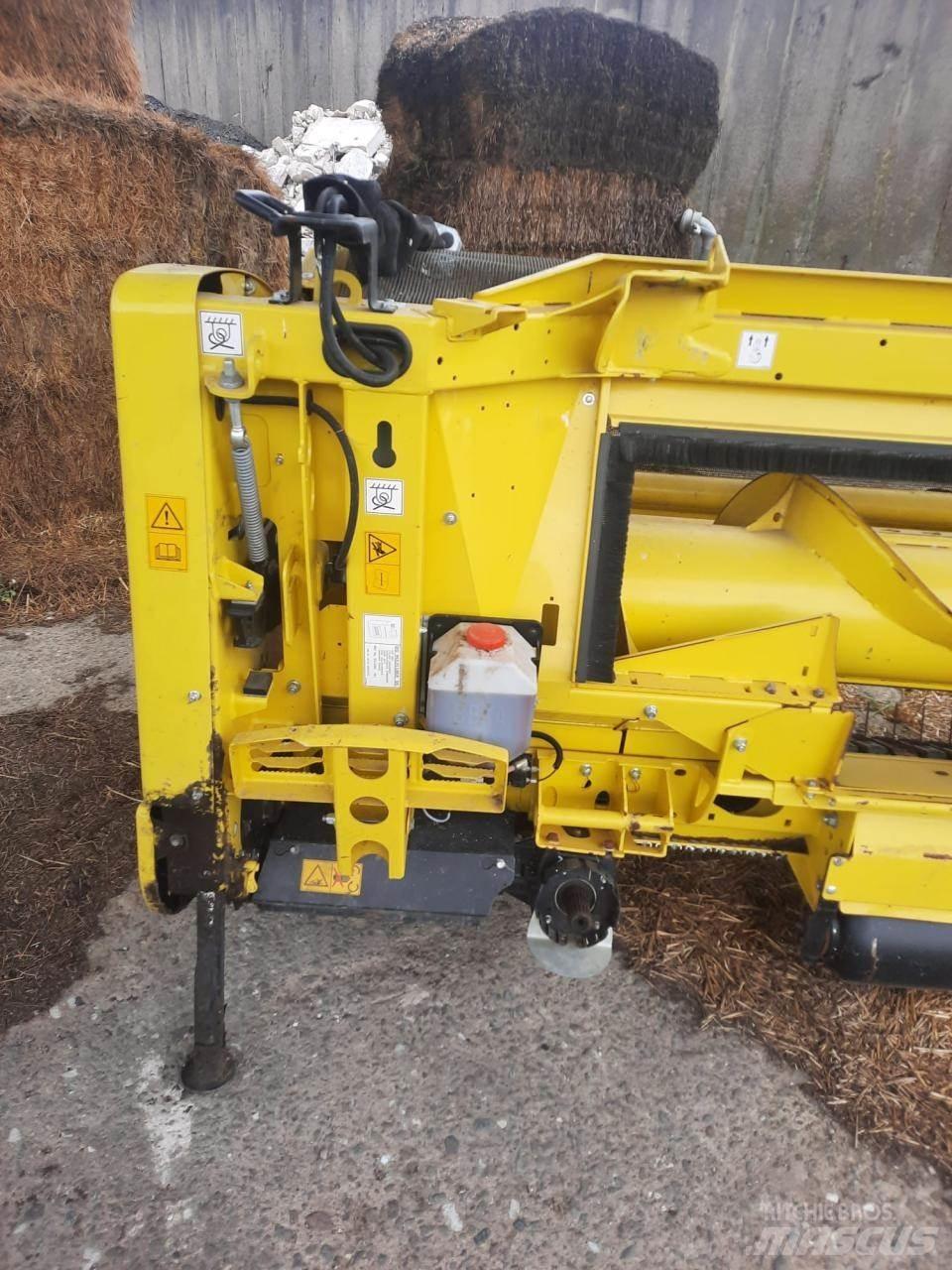 John Deere 8200 i Samojízdné sekačky
