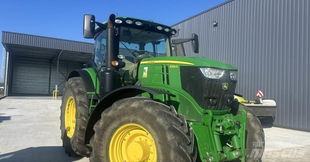 John Deere 6250R Traktory
