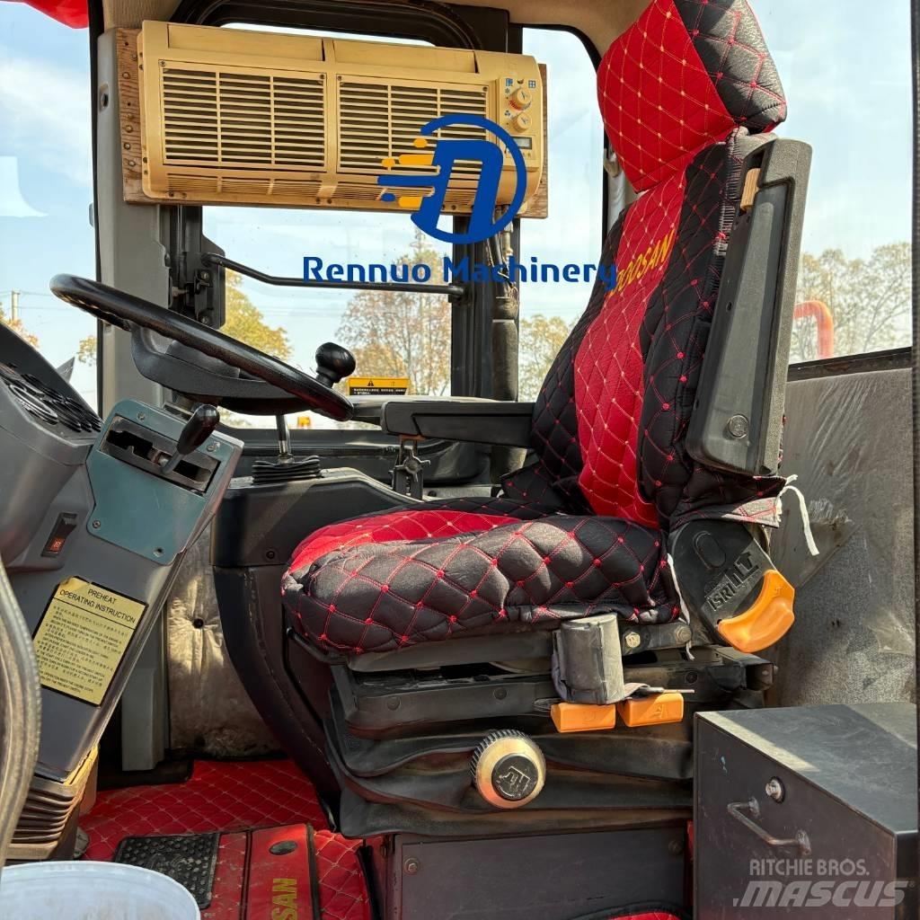 Doosan DL505 Kolové nakladače