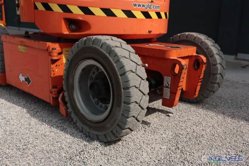 JLG E300AJP Kloubové plošiny