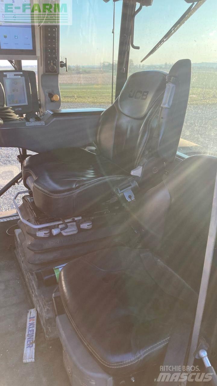 JCB Fastrac 4220 Traktory