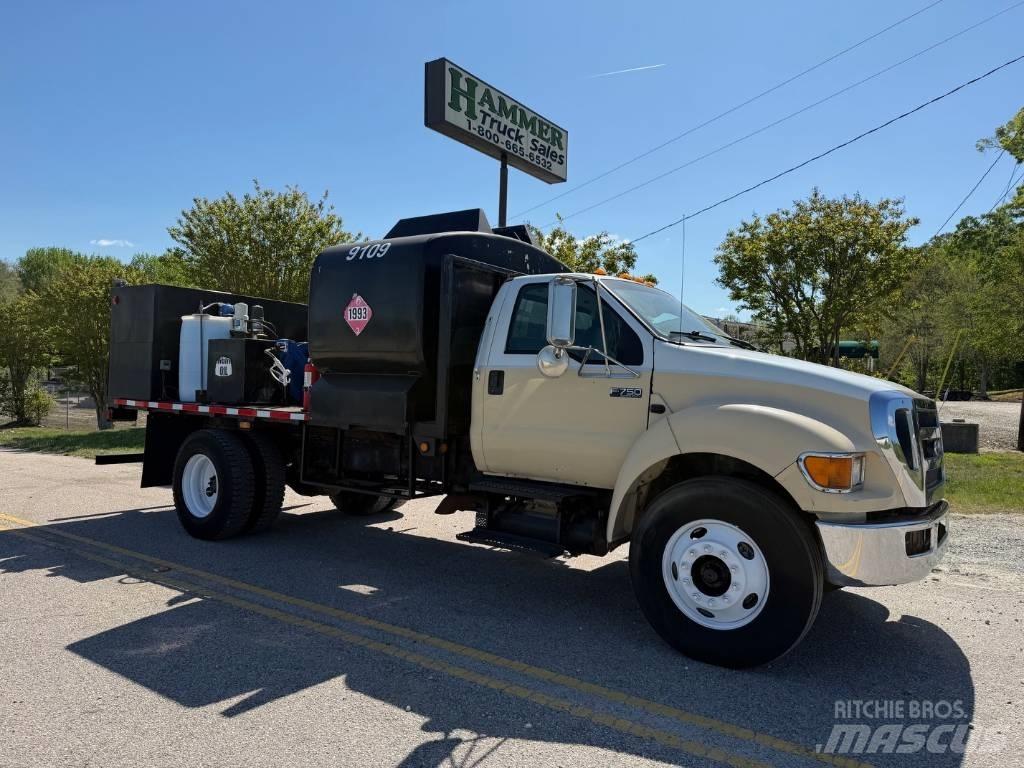 Ford F 750 XLT Komunální / Multi-užitková vozidla