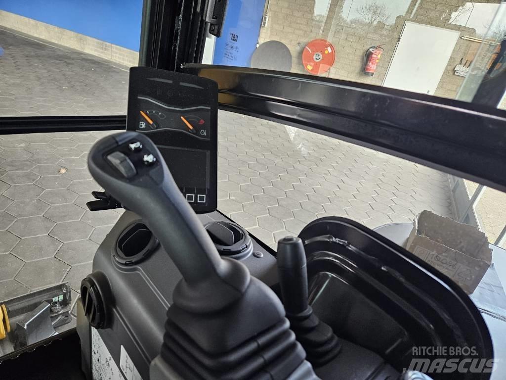 CAT 301.8 Mini rýpadla < 7t