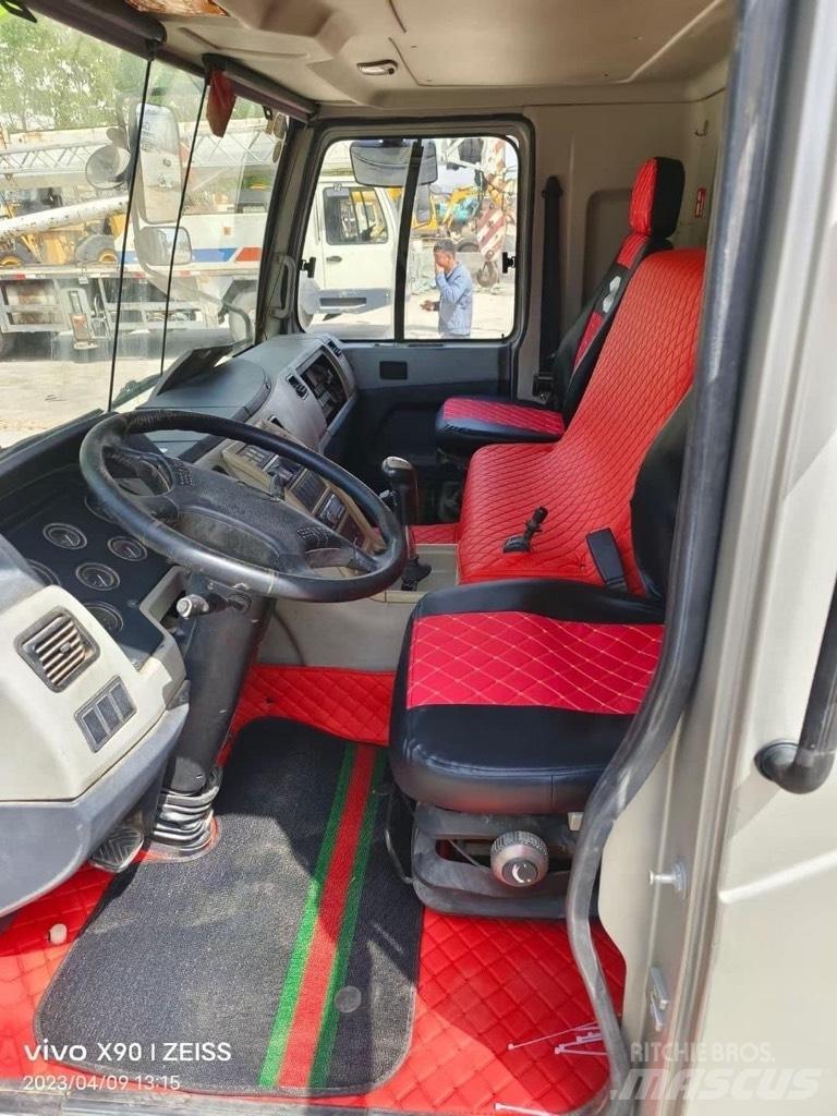 Zoomlion QY50V Univerzální terénní jeřáby
