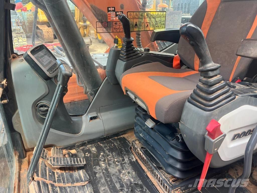 Doosan DX 140 LC Pásová rýpadla