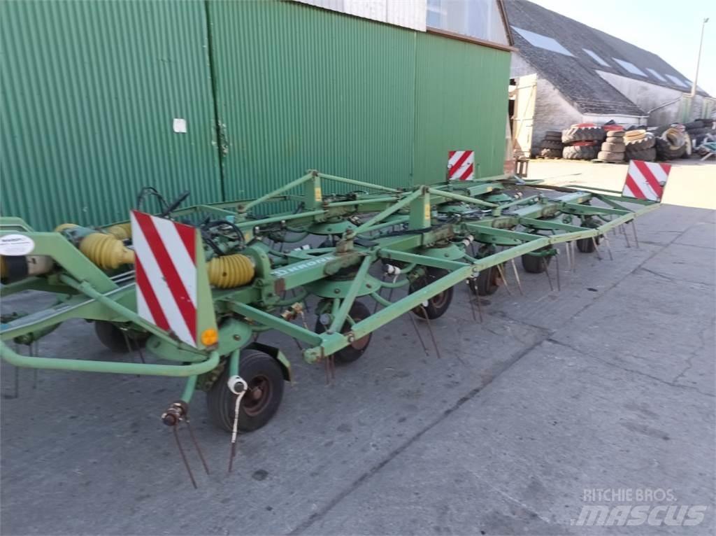 Krone KW1302/12T Obraceče a shrabovače sena