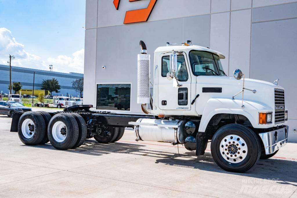 Mack CHN 613 Tahače