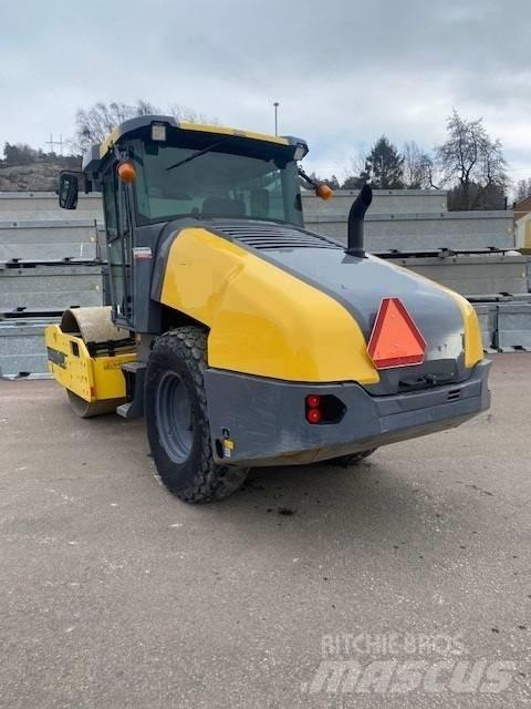 Dynapac CA1500D, Vält Tahačové válce