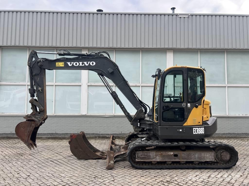 Volvo ECR 88 D    2016 Midi rýpadla 7t - 12t