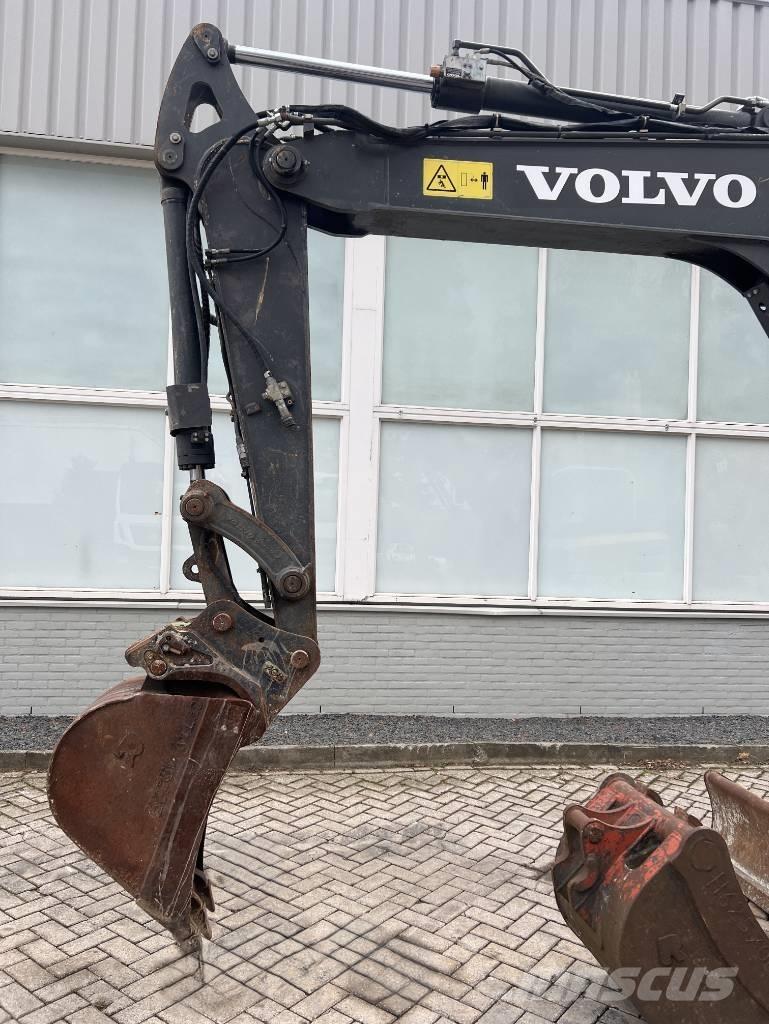 Volvo ECR 88 D    2016 Midi rýpadla 7t - 12t