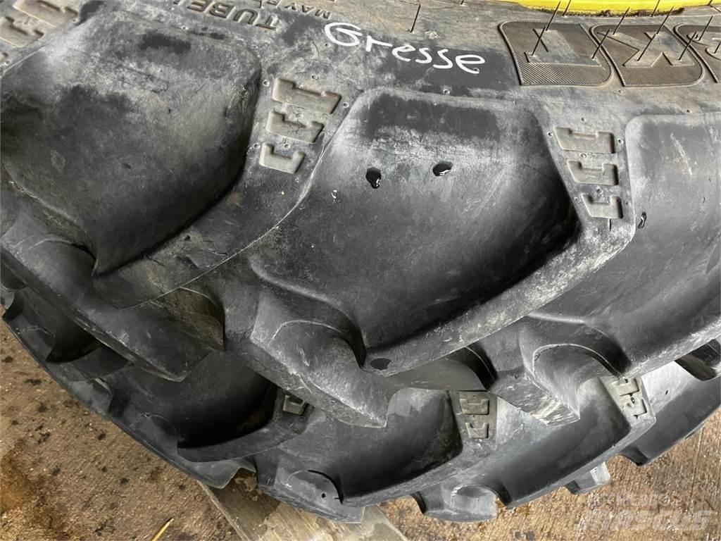 BKT 270/95R32 Pneumatiky, kola a ráfky