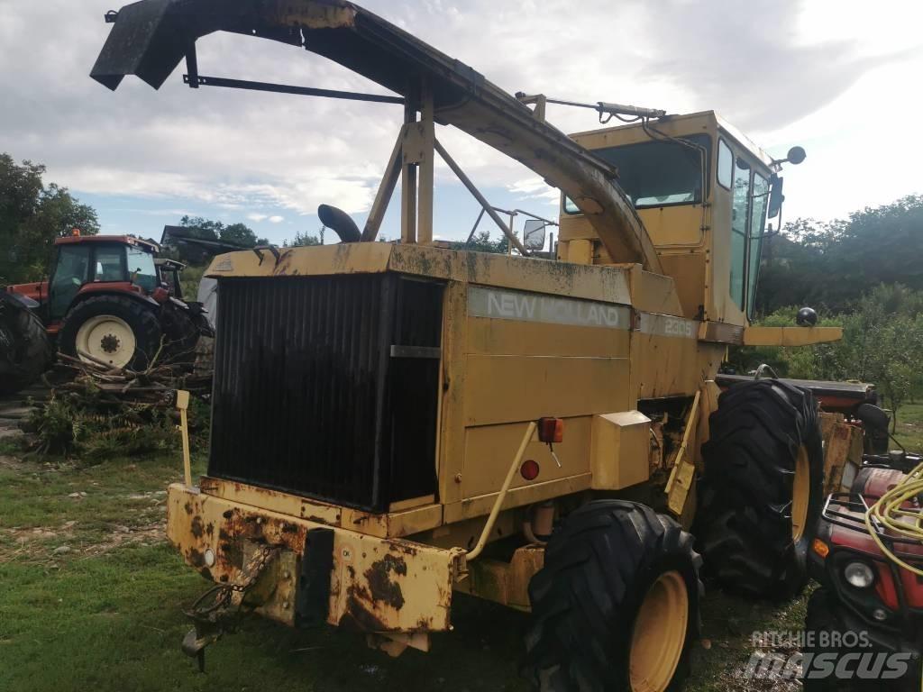 New Holland 2305 Samojízdné sekačky