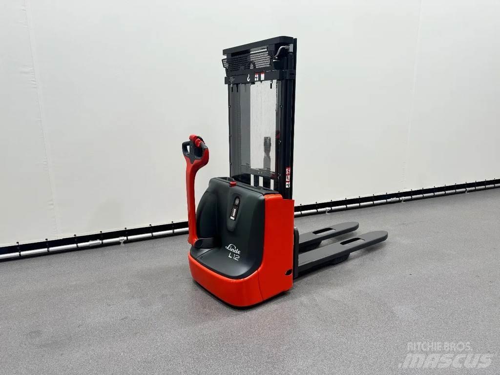 Linde L 12 Ručně vedené vysokozdvižné vozíky