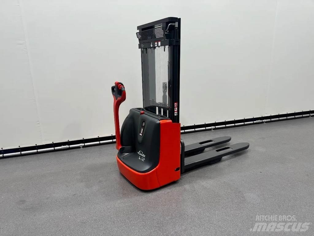 Linde L 12 Ručně vedené vysokozdvižné vozíky